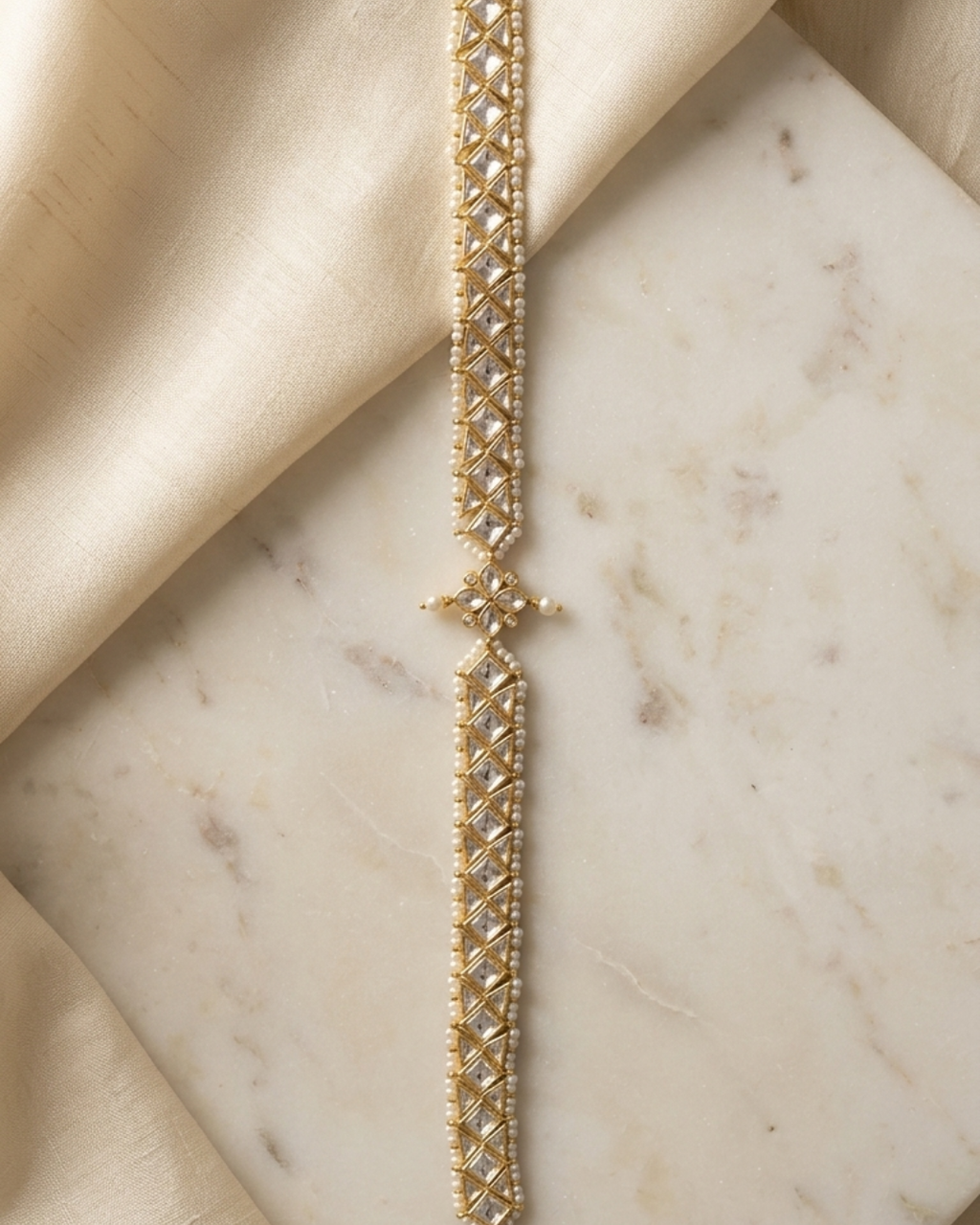 Noorani Choker
