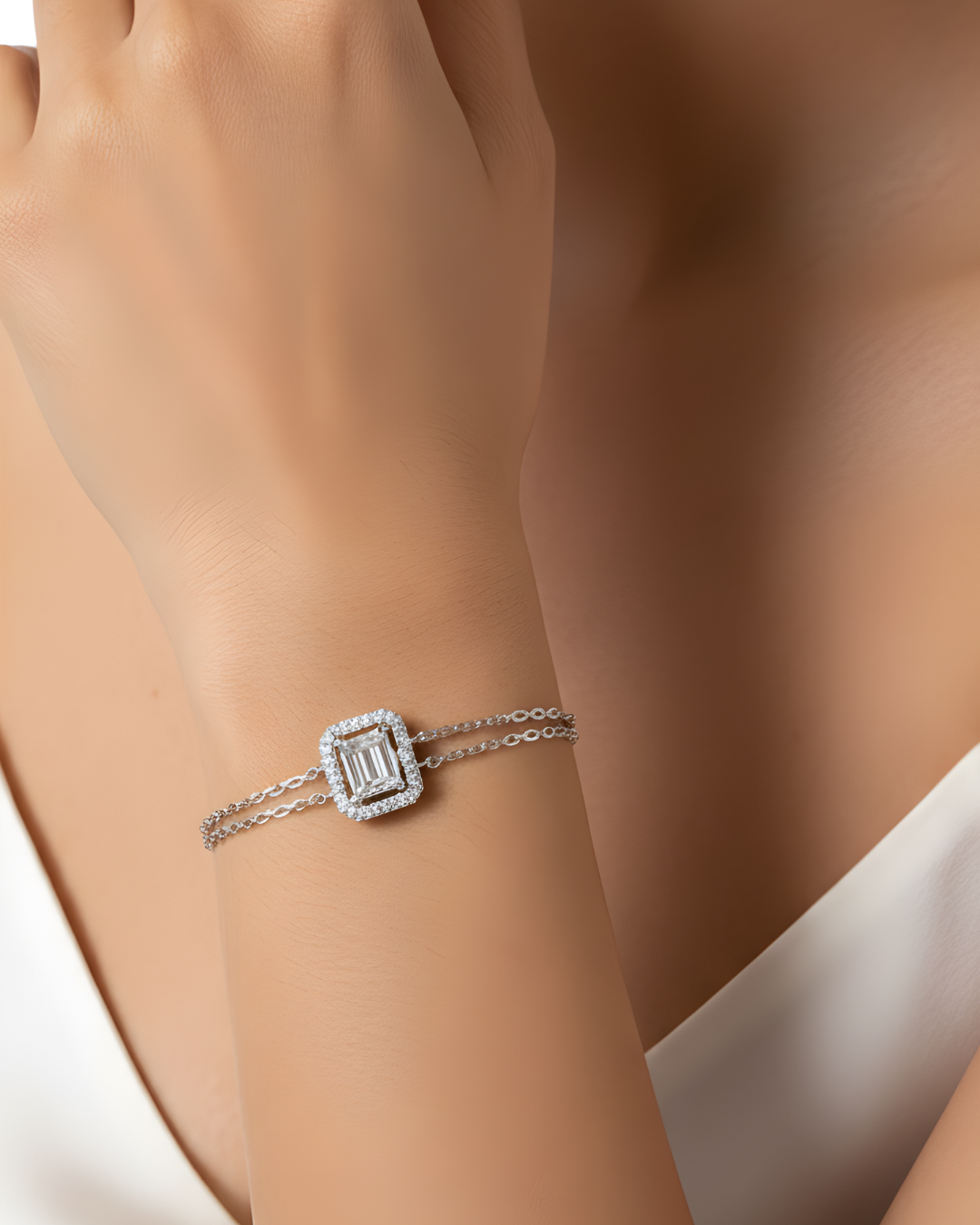 Emerald Elegance Chain Bracelet